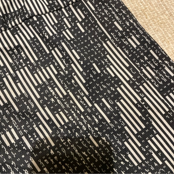 Nike Dri-FIT Black and Gray Shorts - Picture 7 of 11